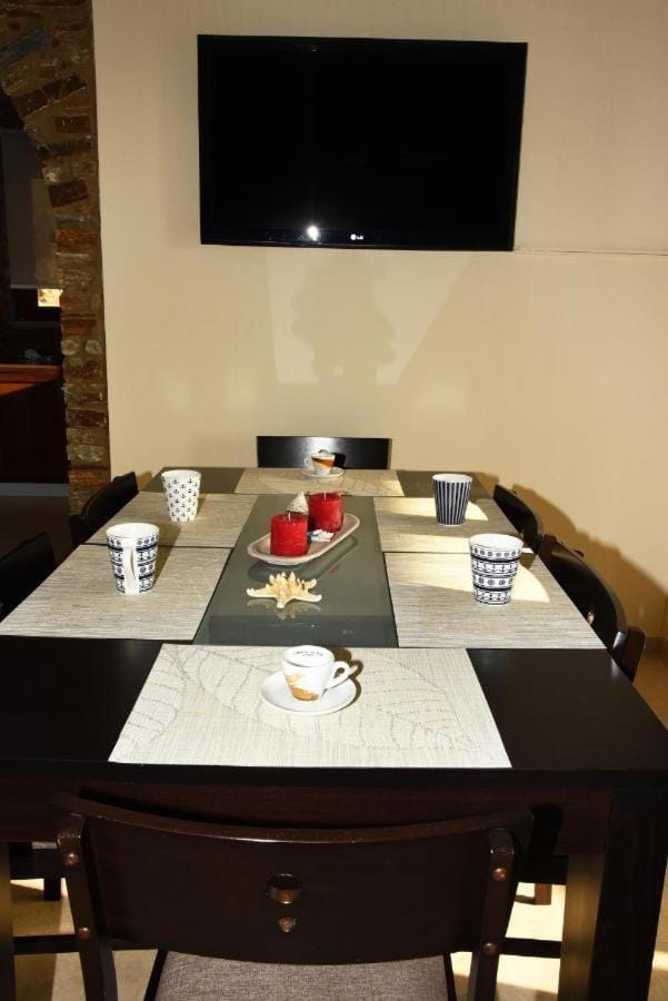 TV and multimedia, Dining area