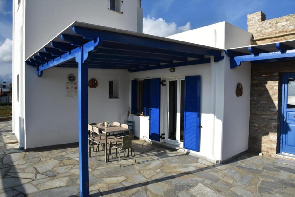 Property building, Balcony/Terrace, Balcony/Terrace
