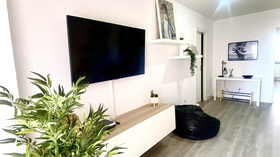 Communal lounge/ TV room, Living room