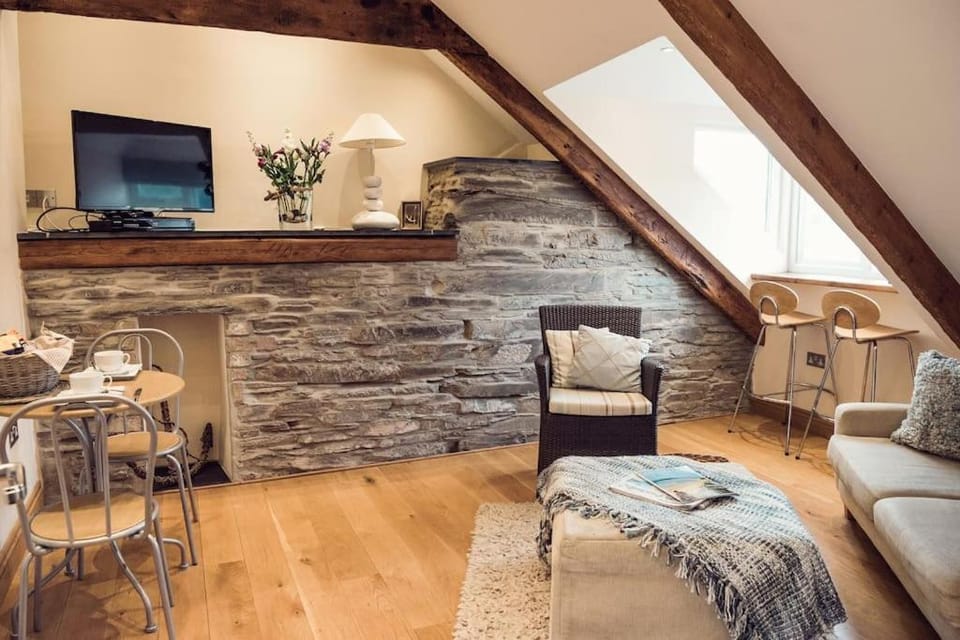 Duke House - Top Floor Apartment - 1 bedroom apartment with Hot Tub Apartment in Padstow