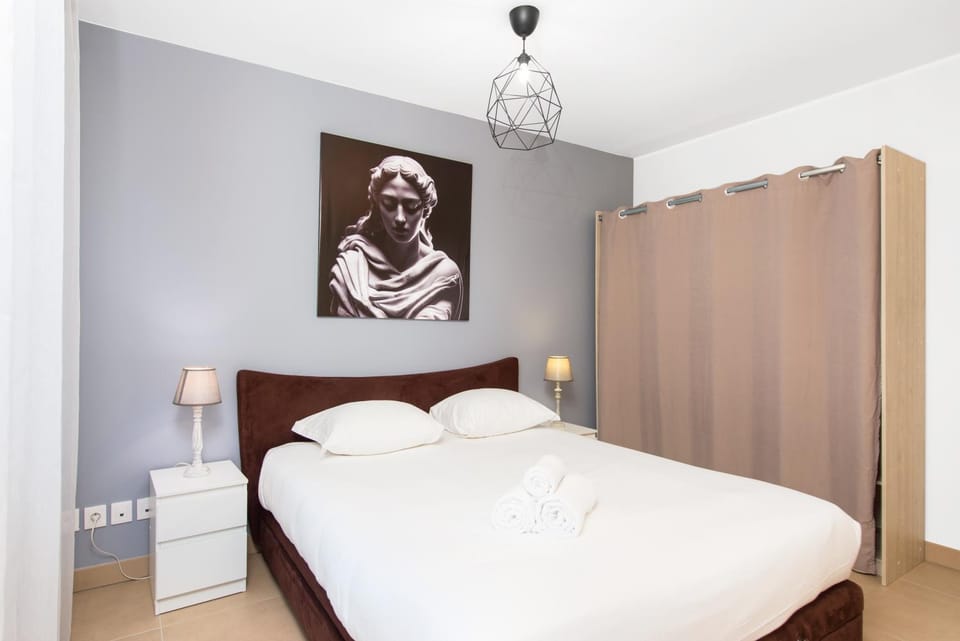 Bed, Photo of the whole room, Bedroom, wardrobe