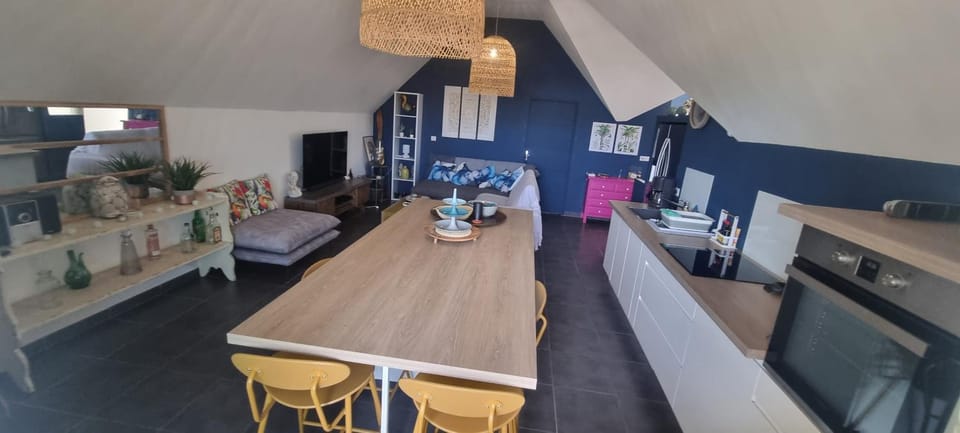 Seating area, Dining area