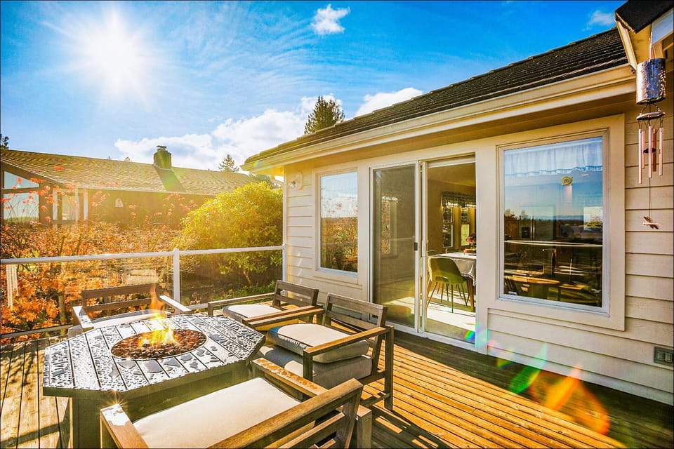 Spacious 3BR3BA with Spectacular Water Views House in Port Ludlow