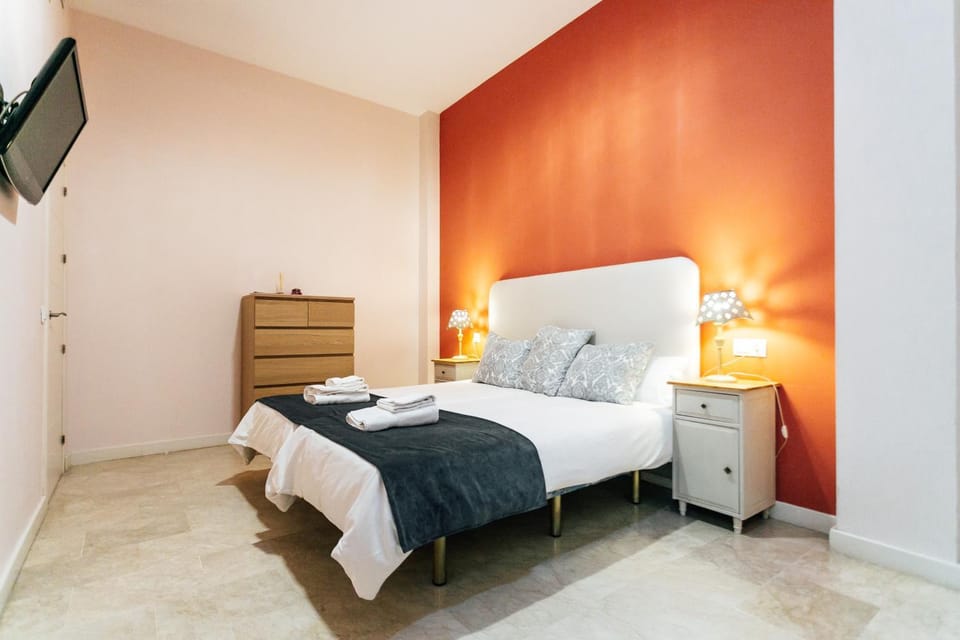 Communal lounge/ TV room, Bed, TV and multimedia, Photo of the whole room, Bedroom, towels