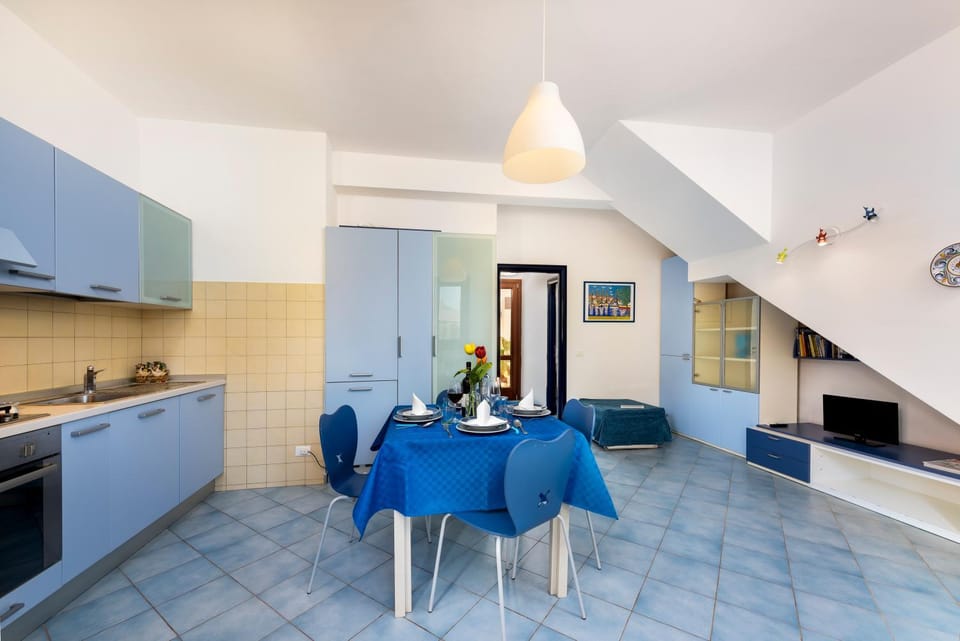 TV and multimedia, Kitchen or kitchenette, Dining area