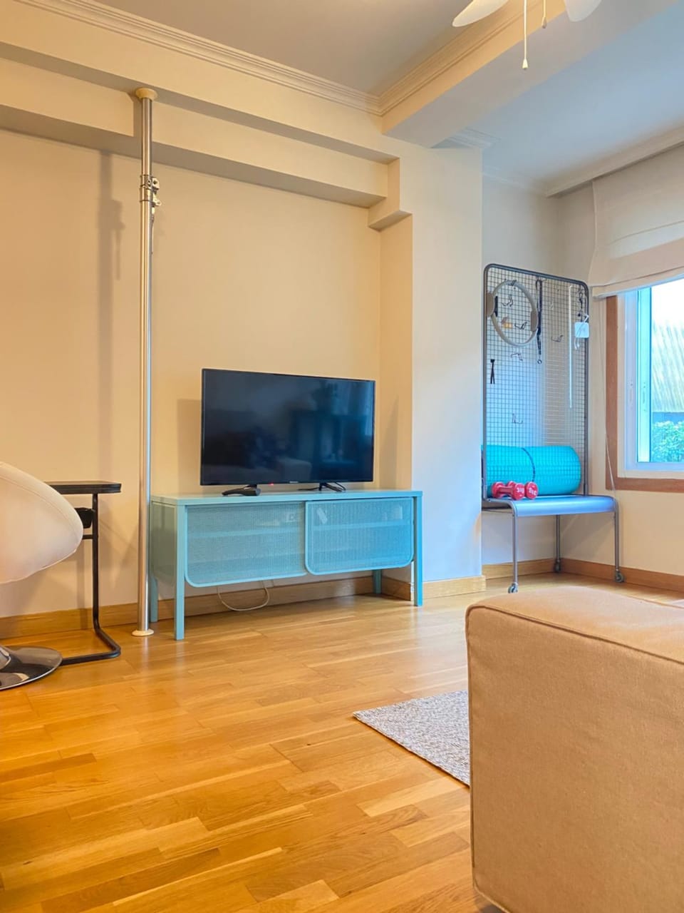 TV and multimedia, Living room, Photo of the whole room, Seating area
