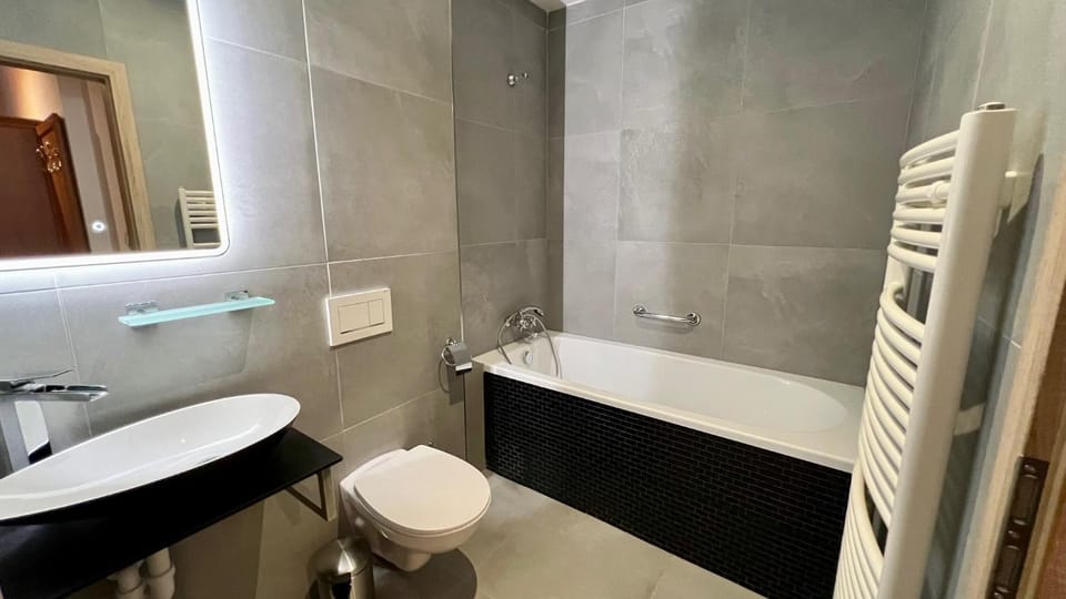 Shower, Bath, heating, towels