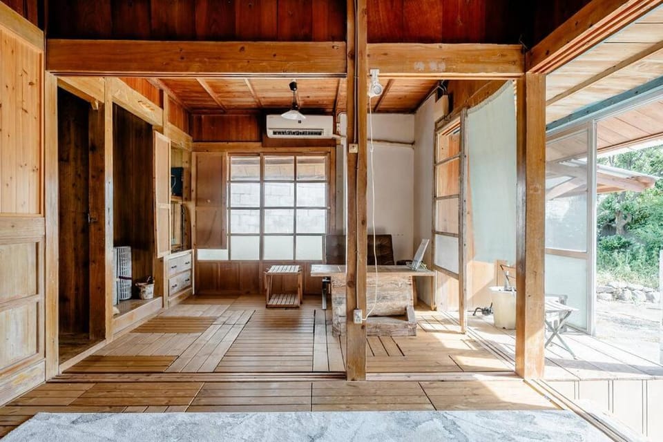 【Camp House by port Side】 貸切1組の古民家/離島、美ら海への拠点 Chalet in Okinawa Prefecture