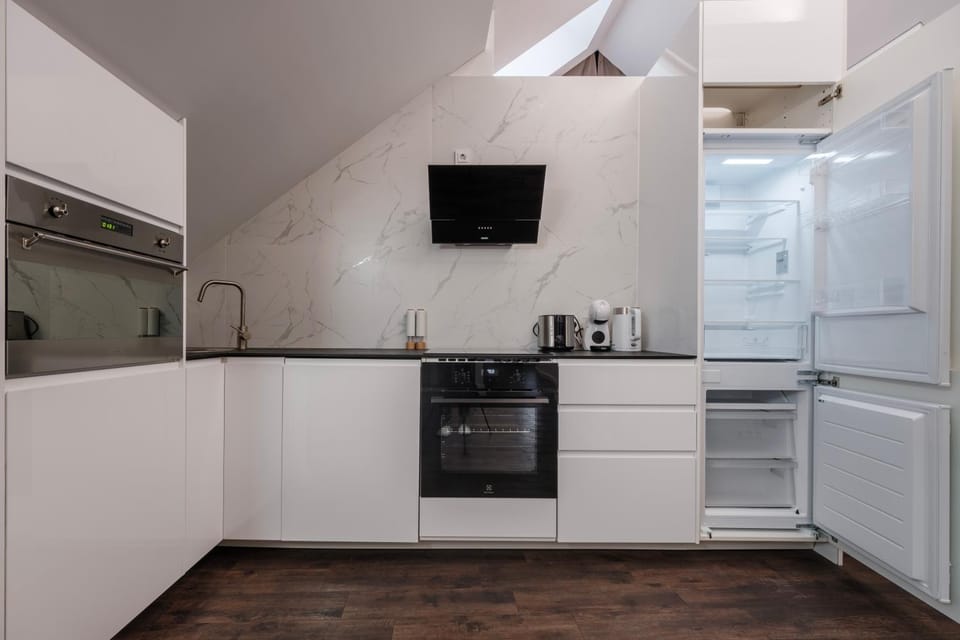 Coffee/tea facilities, Kitchen or kitchenette, dishwasher, minibar, oven, pet friendly, stove, toaster