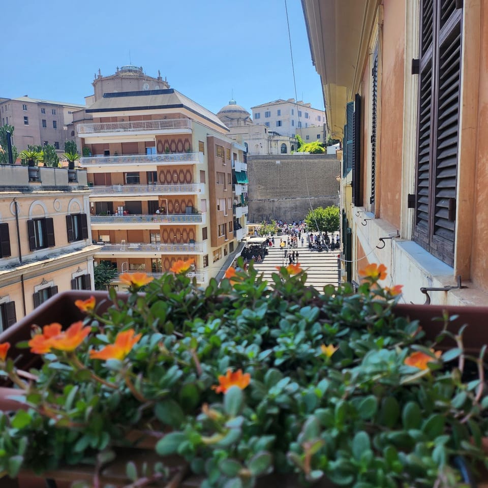 Property building, Neighbourhood, City view, Street view
