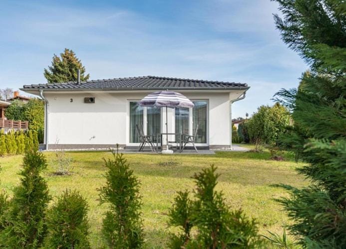 Ferienhaus "Louisa" mit Lademöglichkeit, Garten und Badewanne House in Rerik