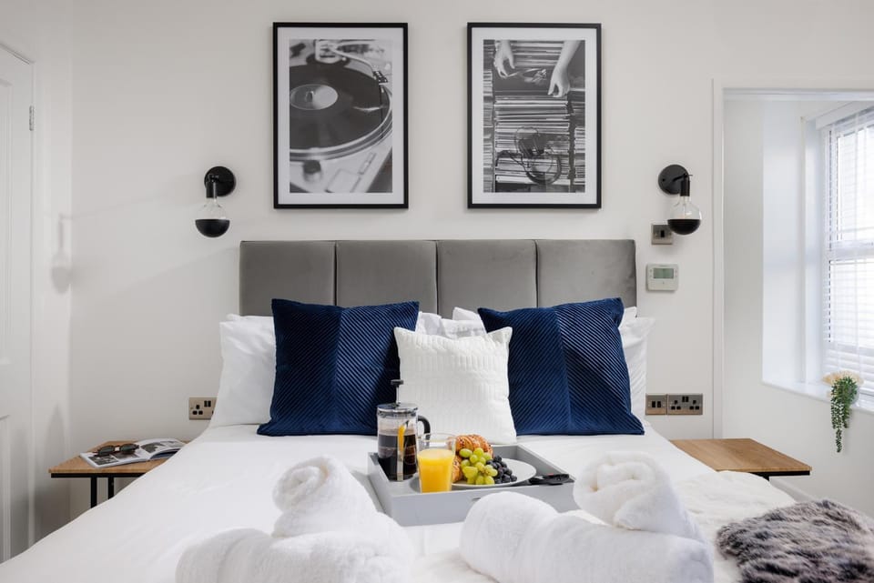Bed, Decorative detail, Bedroom