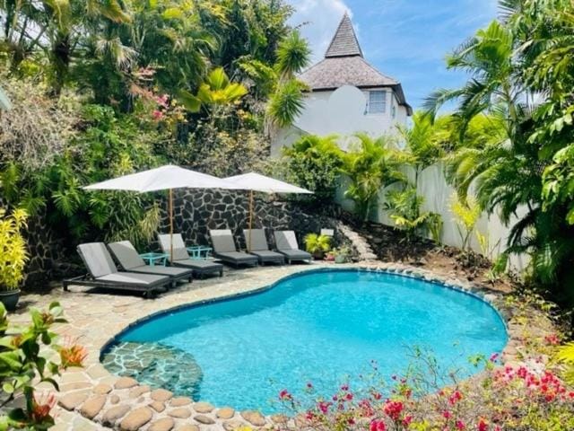 Hummingbird Villa - Tropical 3 bedroom Villa with Panoramic Views home Villa in Caribbean