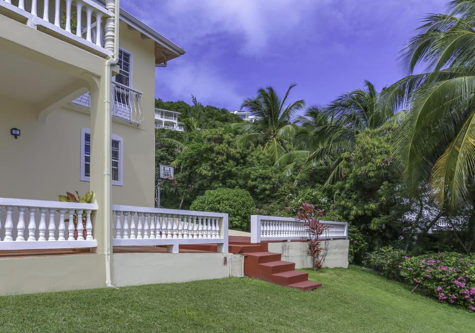 Newly renovated 3-bed spacious family home - Villa Decaj home Villa in Caribbean