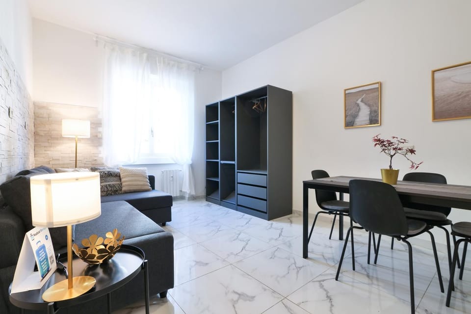 PrimoPiano - Bari Apartment in Milan