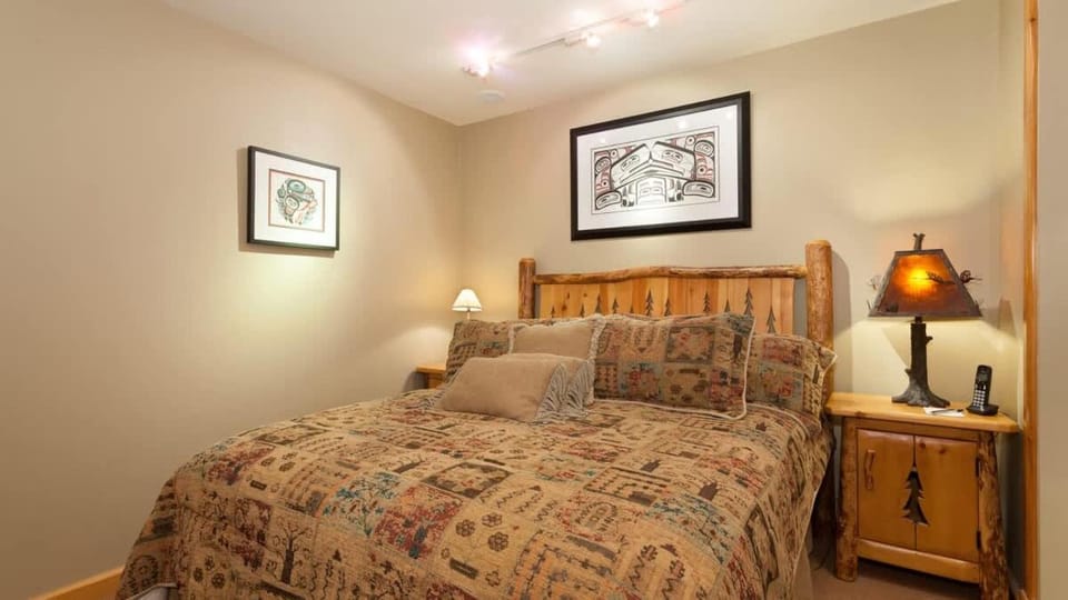 Hearthstone Lodge 3 | Central Whistler Village Condo with Sauna & Hot Tub House in Whistler