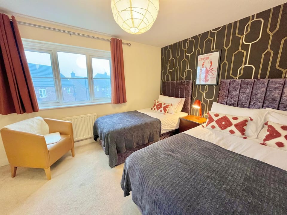 Payler 4 Bedroom House Stylish with 7 Beds Parking Near M1 House in Sheffield