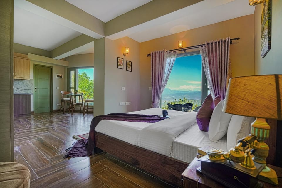 Bed, Natural landscape, Photo of the whole room, Bedroom