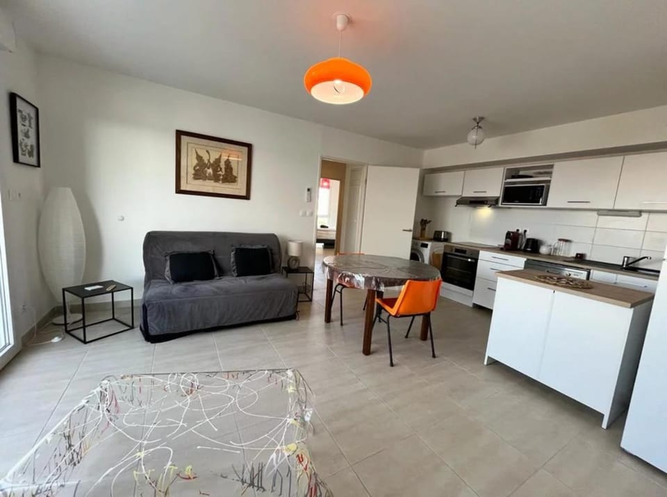 Living room, Dining area, kitchen