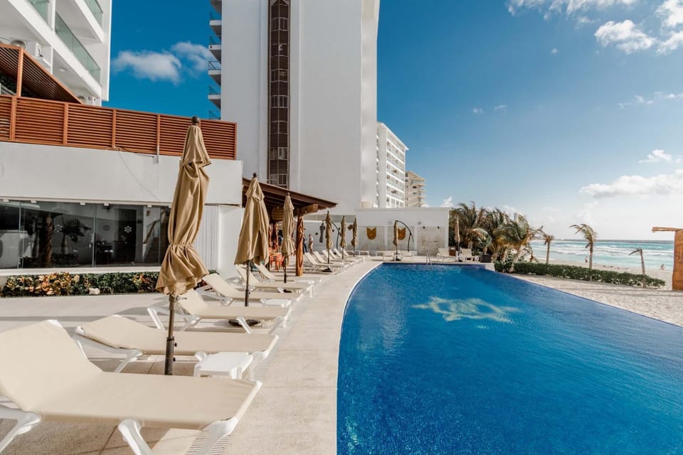 Swimming pool, Swimming pool