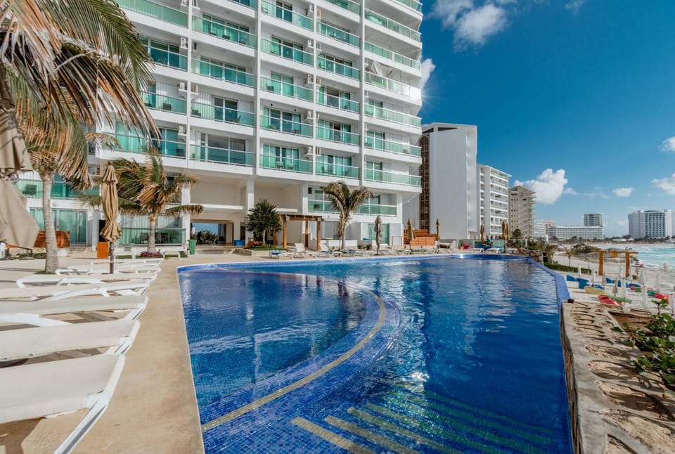 Swimming pool, Swimming pool