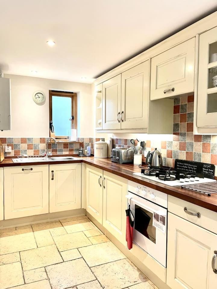 Peaceful Cottage, Views & Walks House in High Peak District