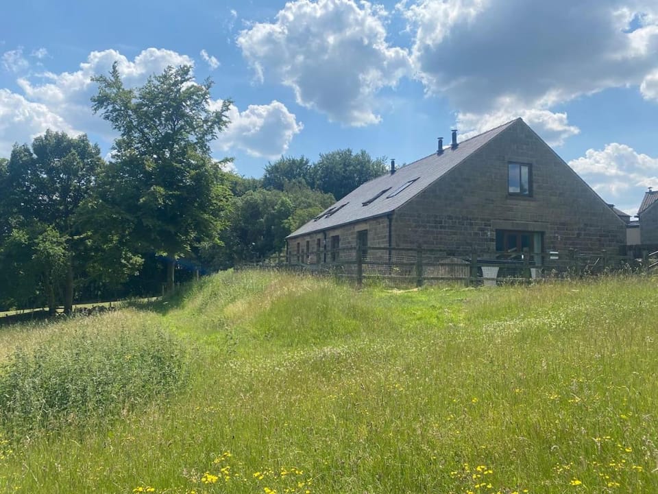 Peaceful Cottage, Views & Walks House in High Peak District