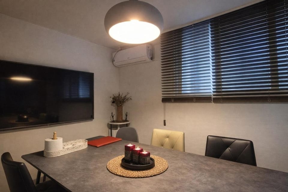 Seating area, Dining area