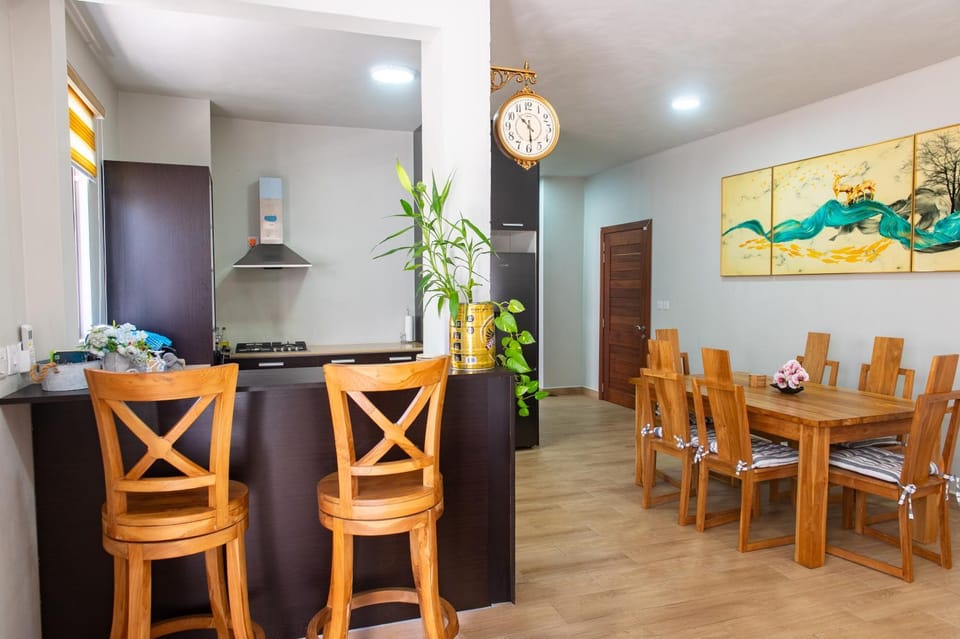 Kitchen or kitchenette, Dining area, minibar