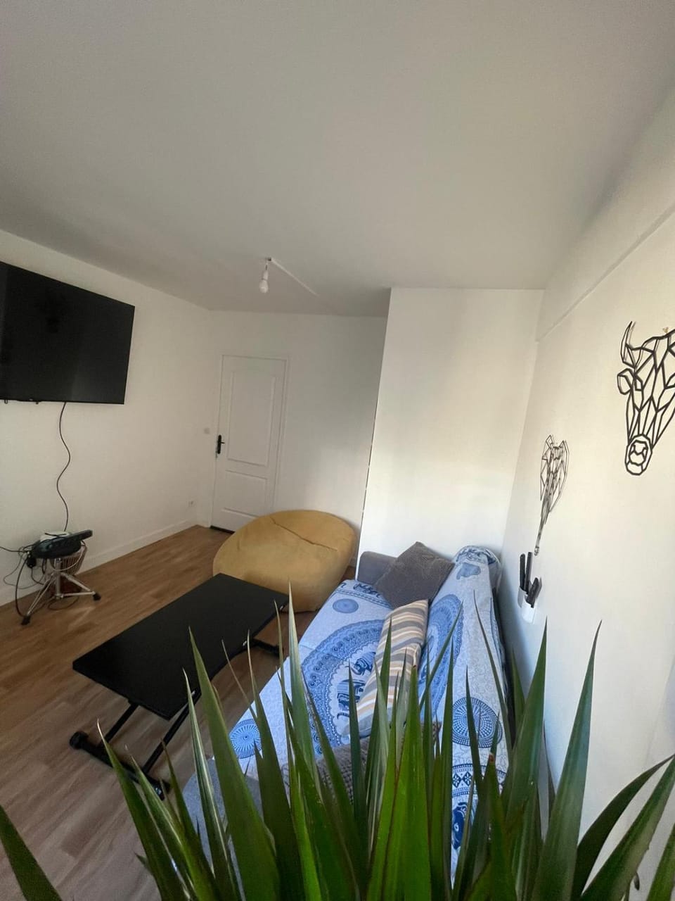 TV and multimedia, Seating area