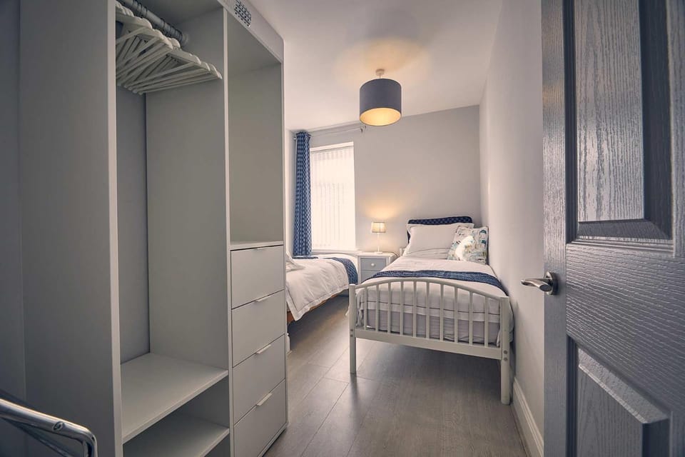 Bed, Bedroom, wardrobe