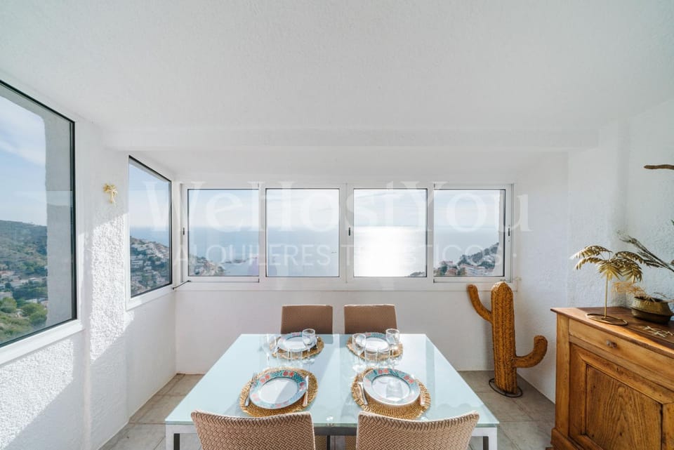 Magnifique Maison Bramer 14, Roses - WeHostYou House in Roses