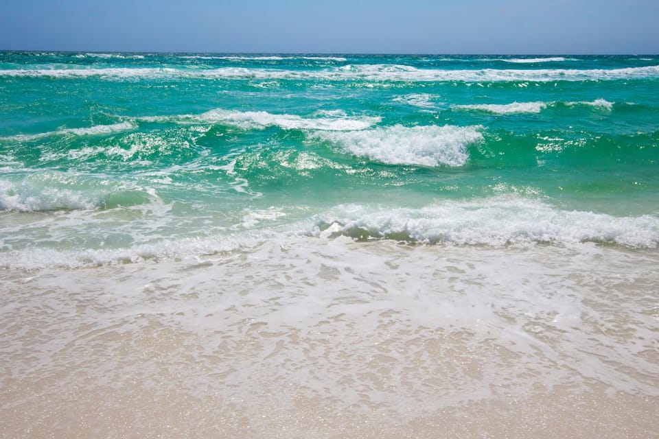 Laguna Peach: 3BA 2BA retreat for 10! Explore nearby beaches & activities House in Laguna Beach