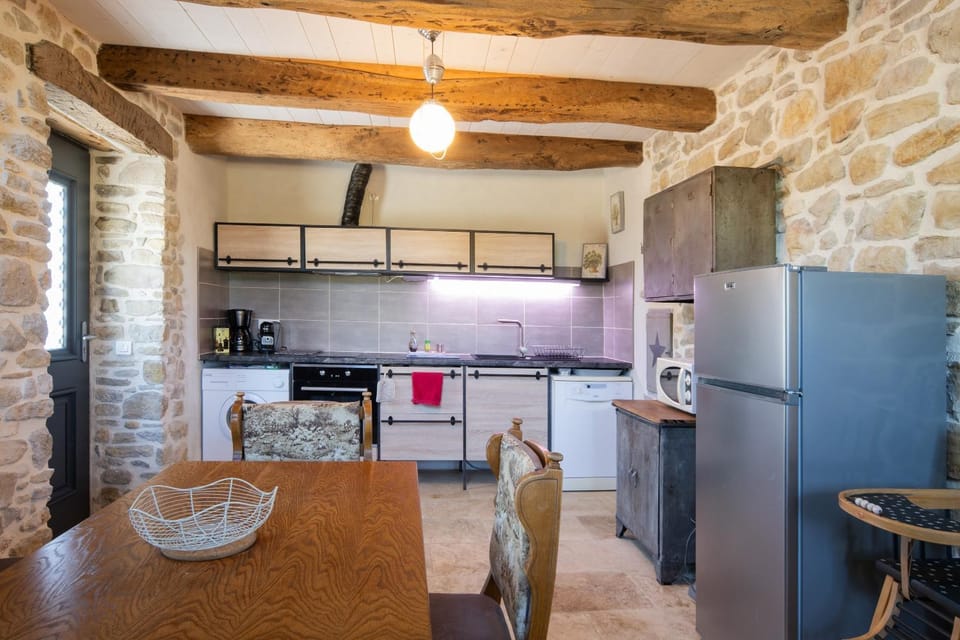 Property building, Kitchen or kitchenette, Living room