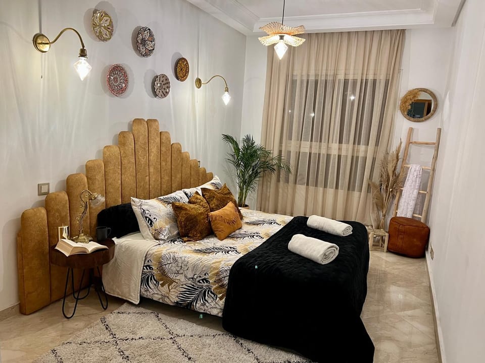 Photo of the whole room, Bedroom