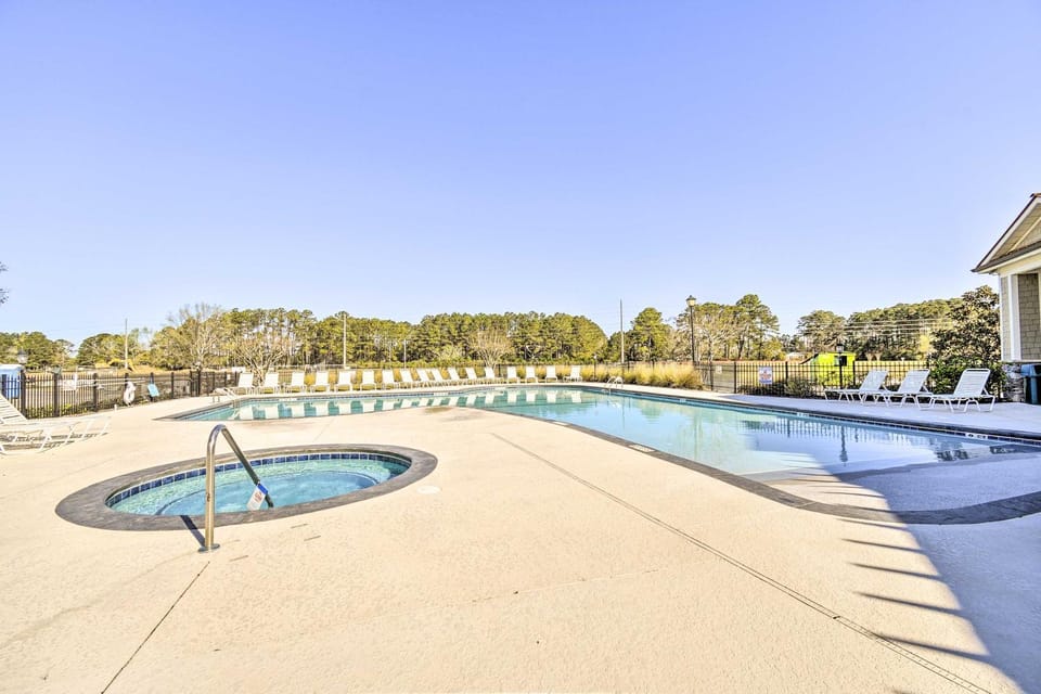 Crow Creek Golf Club Condo w/ Community Perks! House in South Carolina