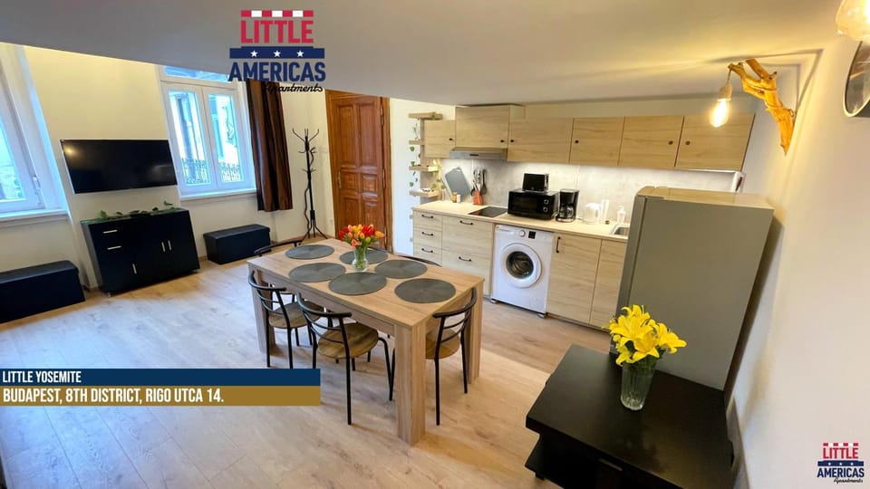 TV and multimedia, Kitchen or kitchenette, Living room, Seating area, Dining area, stove, toaster, washing machine