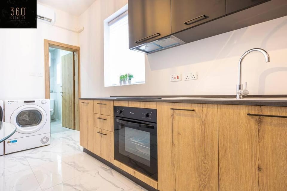 Kitchen or kitchenette, dishwasher, minibar, pet friendly, stove, washing machine, dryer