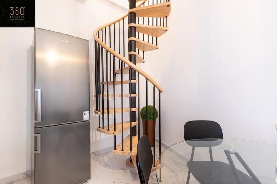 Kitchen or kitchenette, elevator