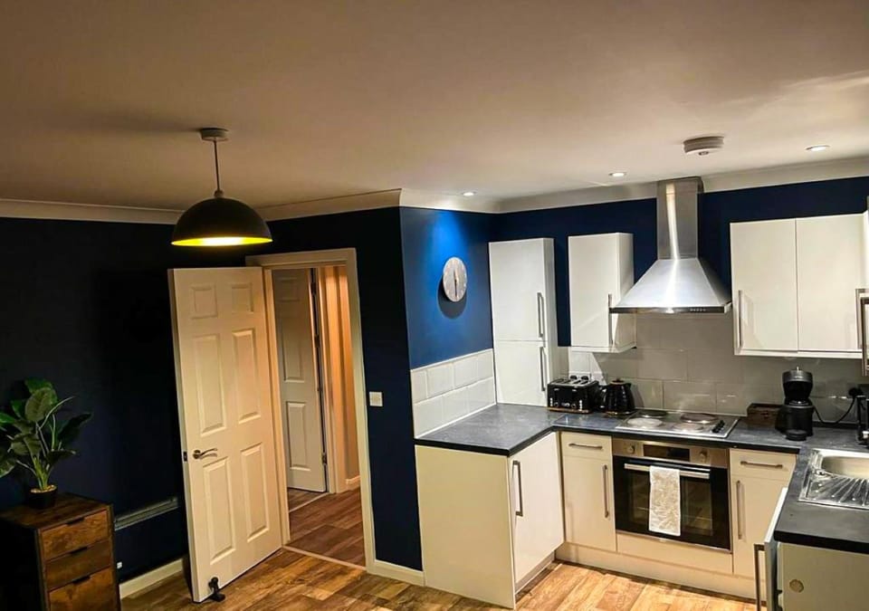 Kitchen or kitchenette, oven, pet friendly, stove