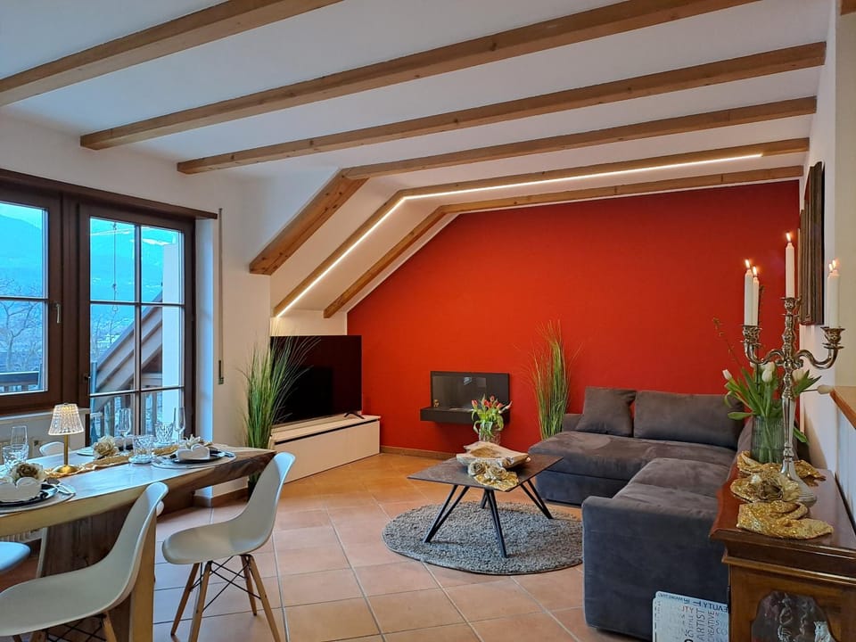 Living room, Dining area