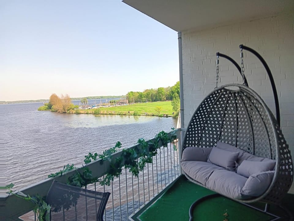 Balcony/Terrace, Lake view