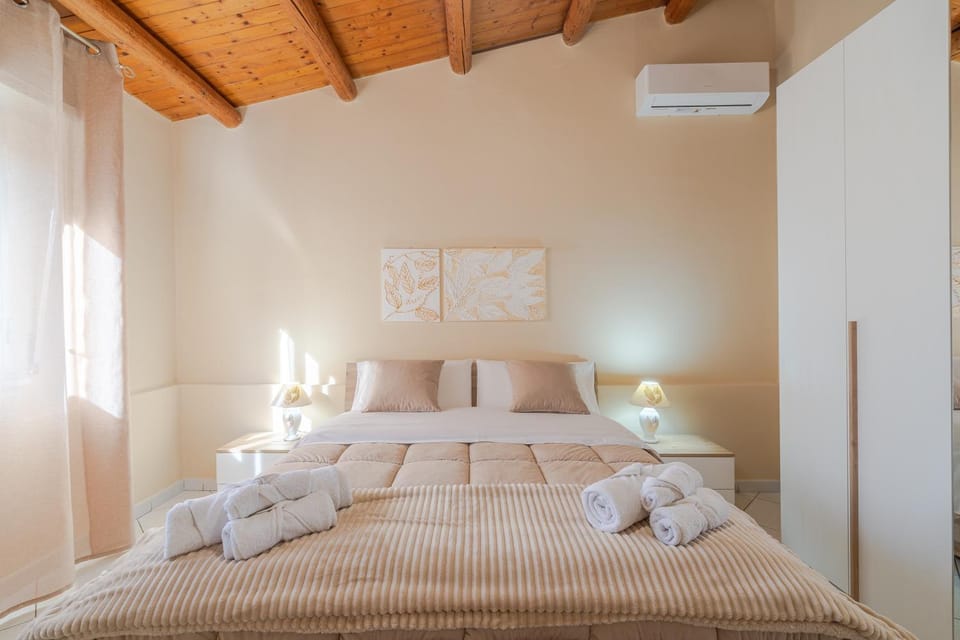 Property building, Living room, Bedroom