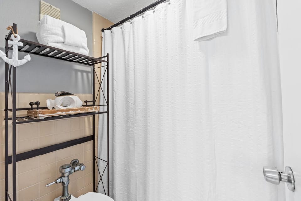 Fontainebleau Terrace #400 by Book That Condo House in Panama City Beach