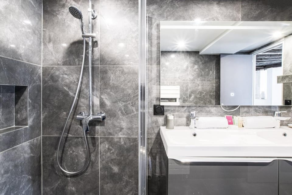 Paris Marais Beaubourg Area Apartment in Paris