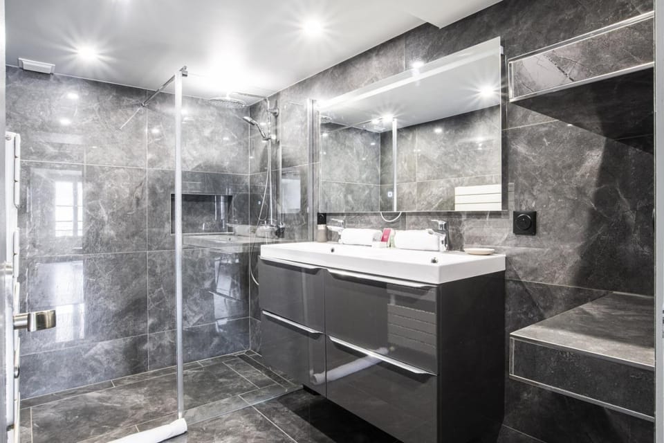 Paris Marais Beaubourg Area Apartment in Paris