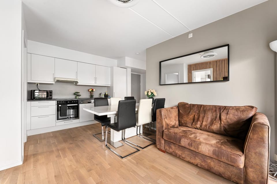 Kitchen or kitchenette, kitchen