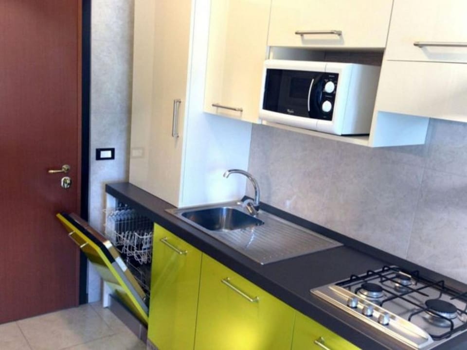 microwave, kitchen