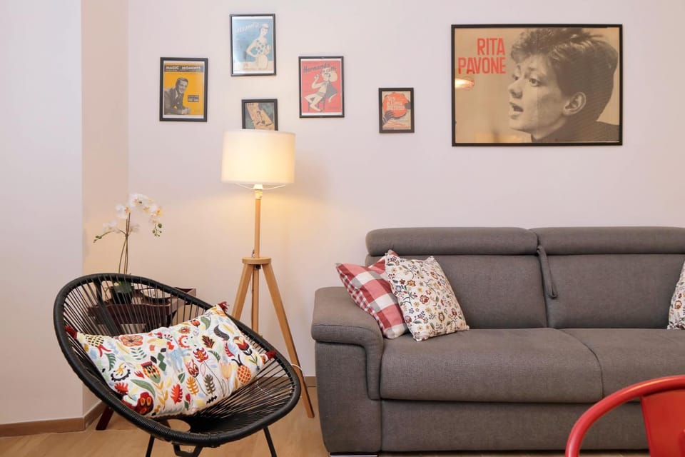 Living room, Decorative detail