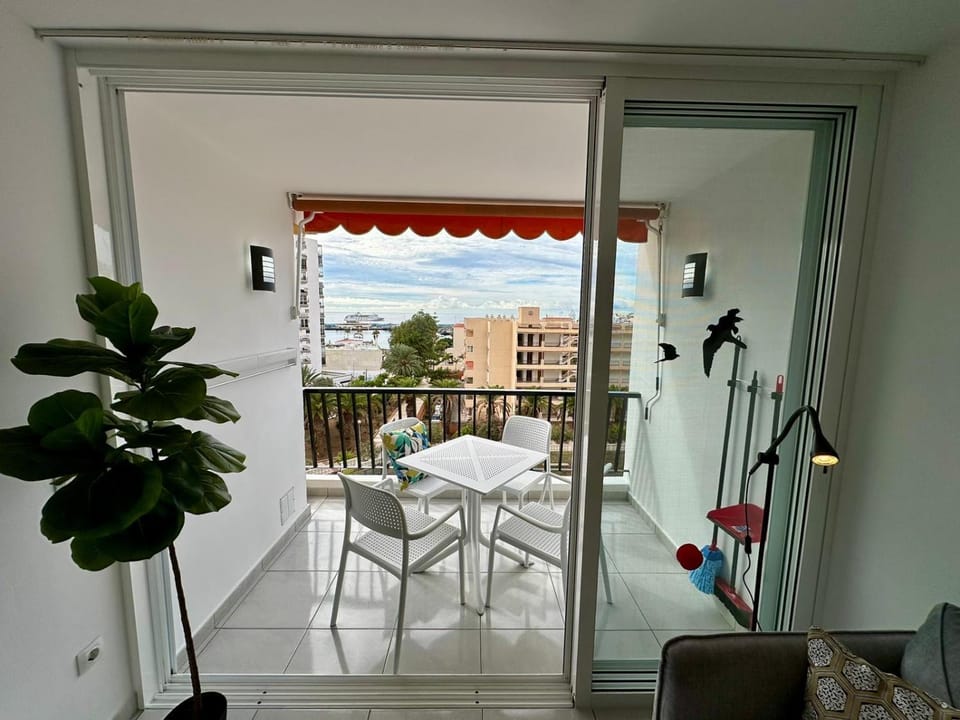 View (from property/room), Balcony/Terrace, Living room, Seating area